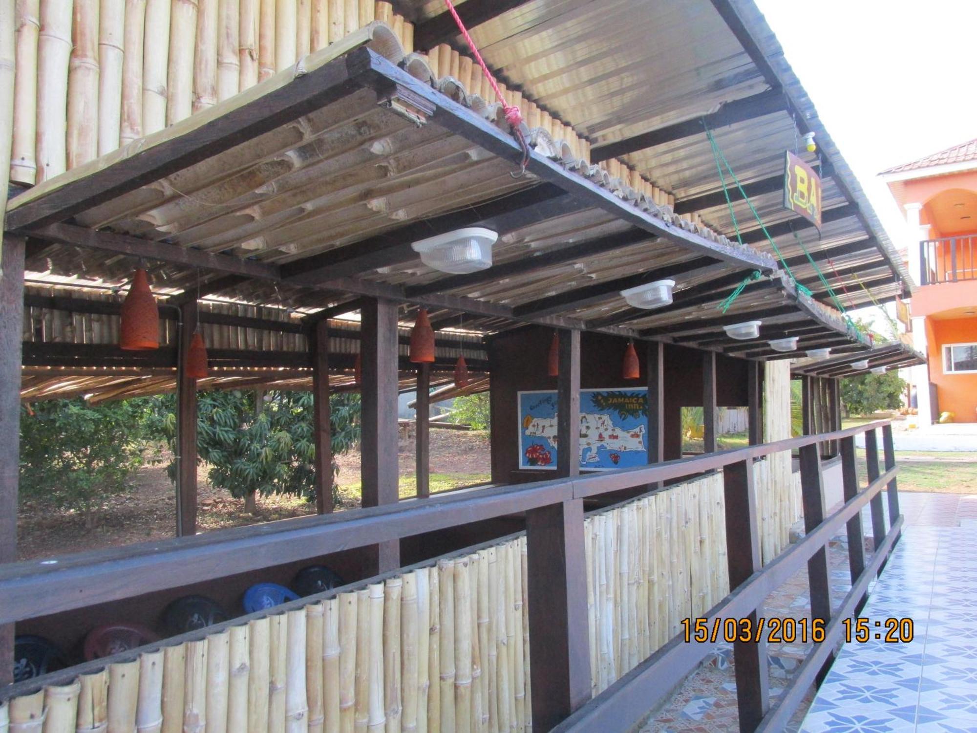 Jamaica Inn Guest House Botianaw Exterior foto